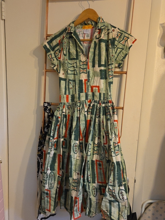 Bernie Dexter Dresses & Skirts - Bernie Dexter Green Abstract Print Kelly Shirt Dress with Orange Accents